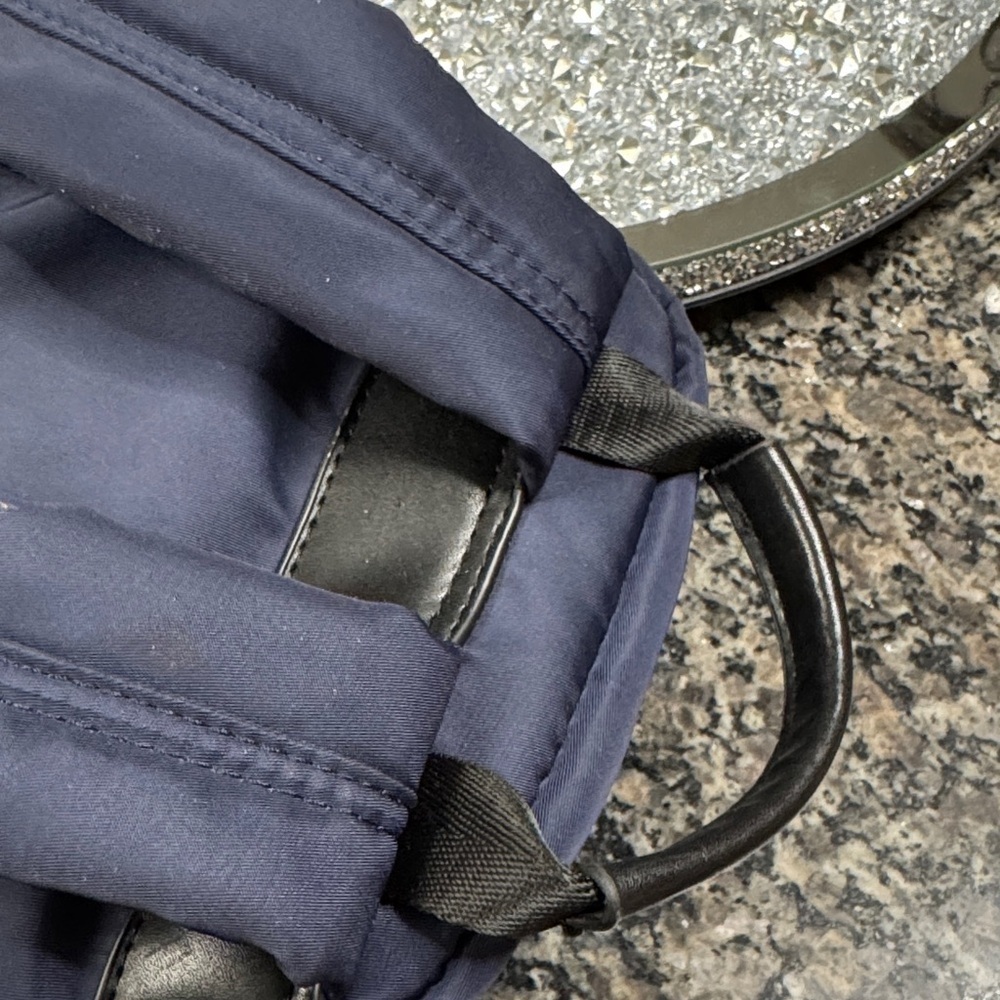 Ellen Tracy Navy Nylon Backpack with Gold Hardware EUC - Picture 15 of 17